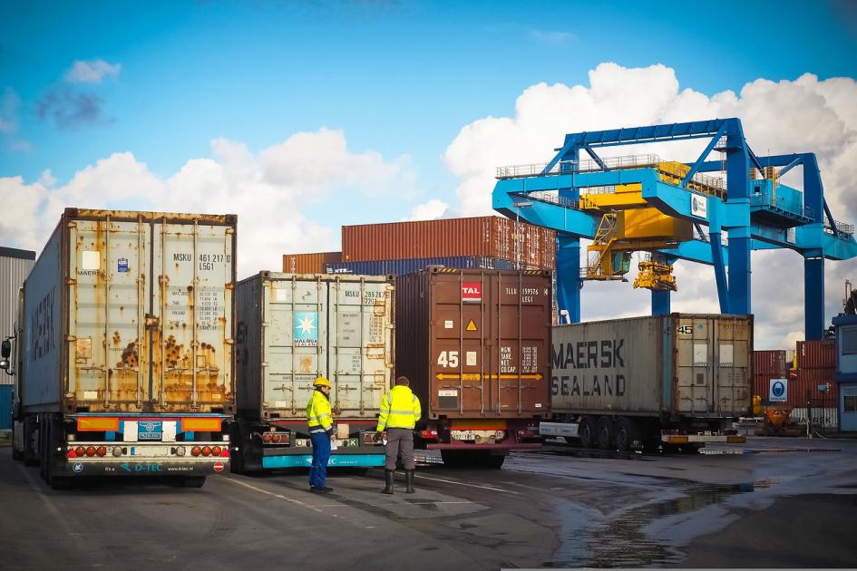 contenedores en el puerto contenedores en el puerto