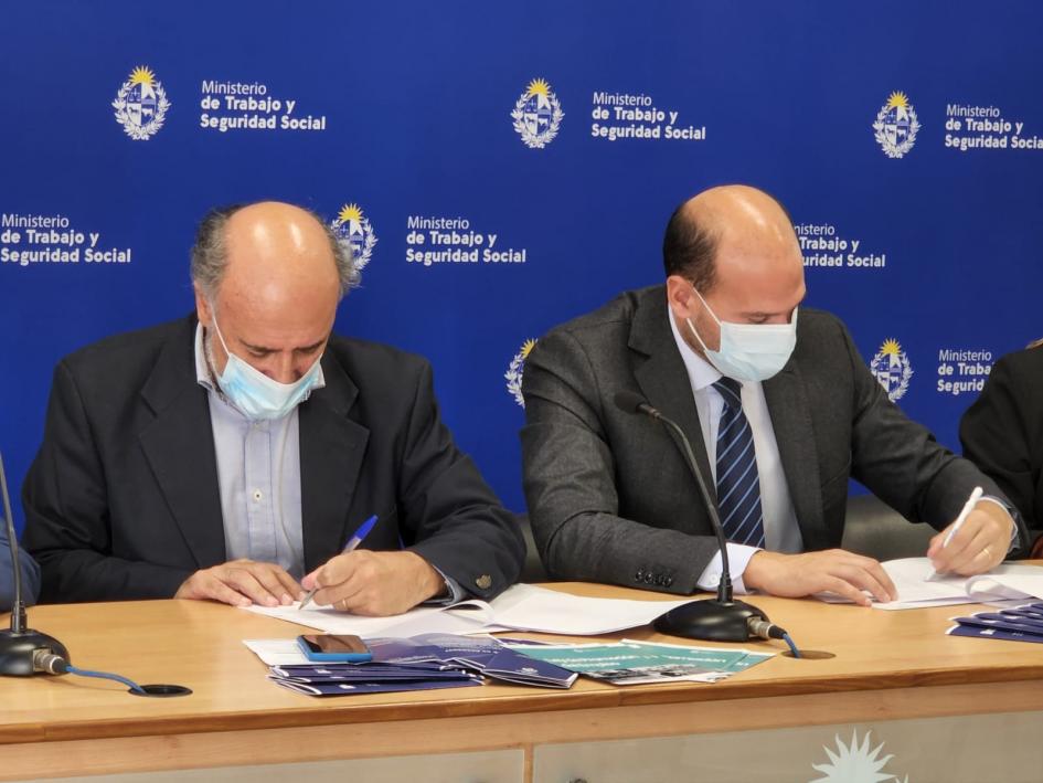 Ministro Lema y mieres Firma de convenio MIDES MTSS