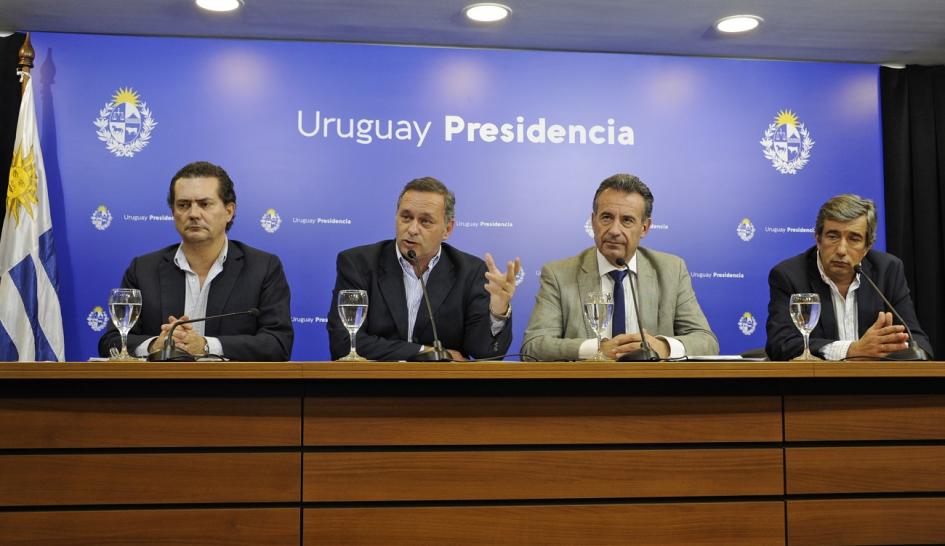 Autoridades en conferencia de prensa en Presidencia debido al Coronavirus Autoridades en conferencia de prensa en Presidencia debido al Coronavirus
