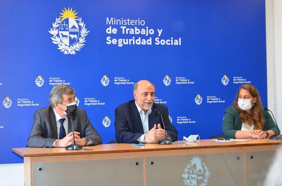 Autoridades en el día del funcionario del mtss Autoridades en el día del funcionario del mtss
