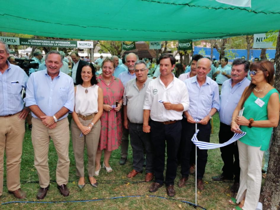 Ministro Mieres y autoridades lanzamiento Expo Durazno Ministro Mieres y autoridades lanzamiento Expo Durazno