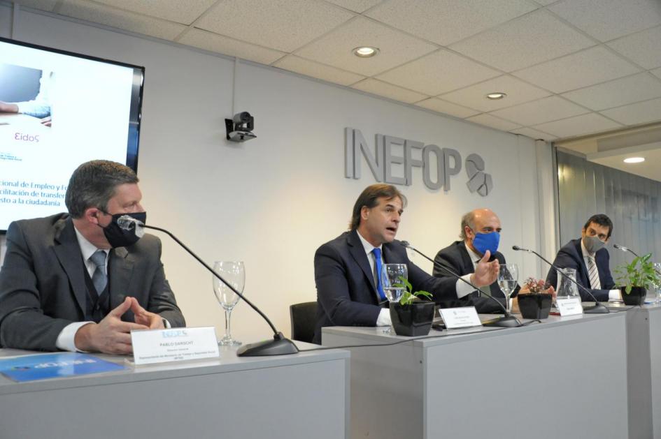 Firma de acuerdo entre INEFOP y Microsoft Uruguay