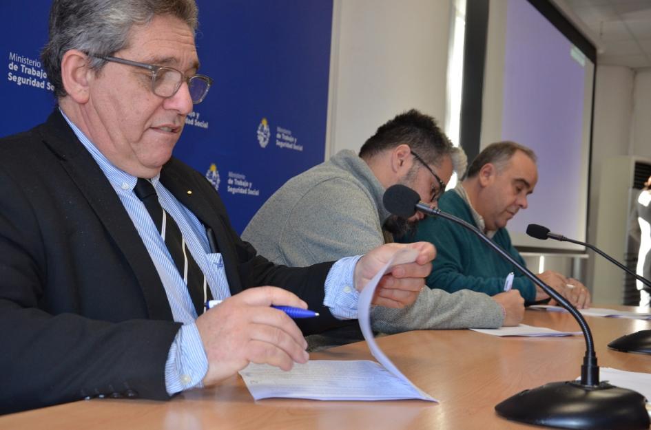 Firma del Poder Ejecutivo y COFE Firma del Poder Ejecutivo y COFE