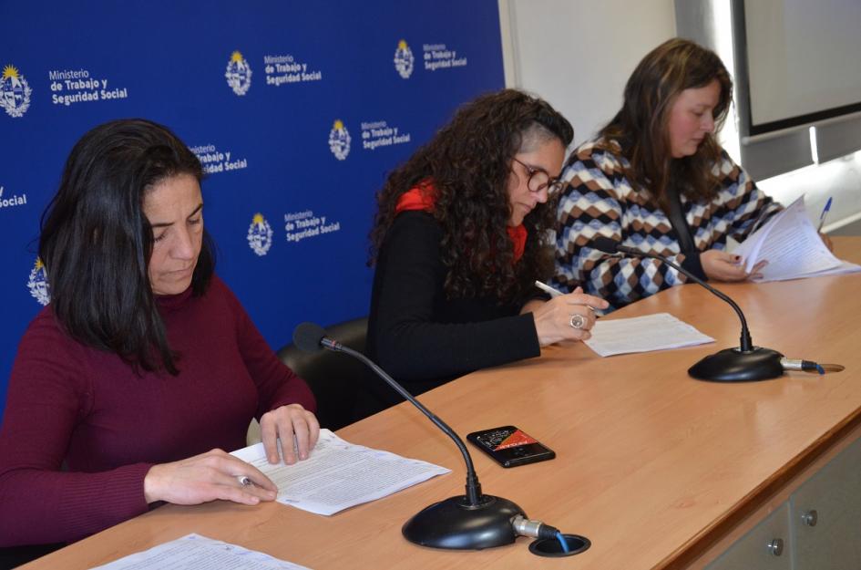 Firma del Poder Ejecutivo y COFE Firma del Poder Ejecutivo y COFE