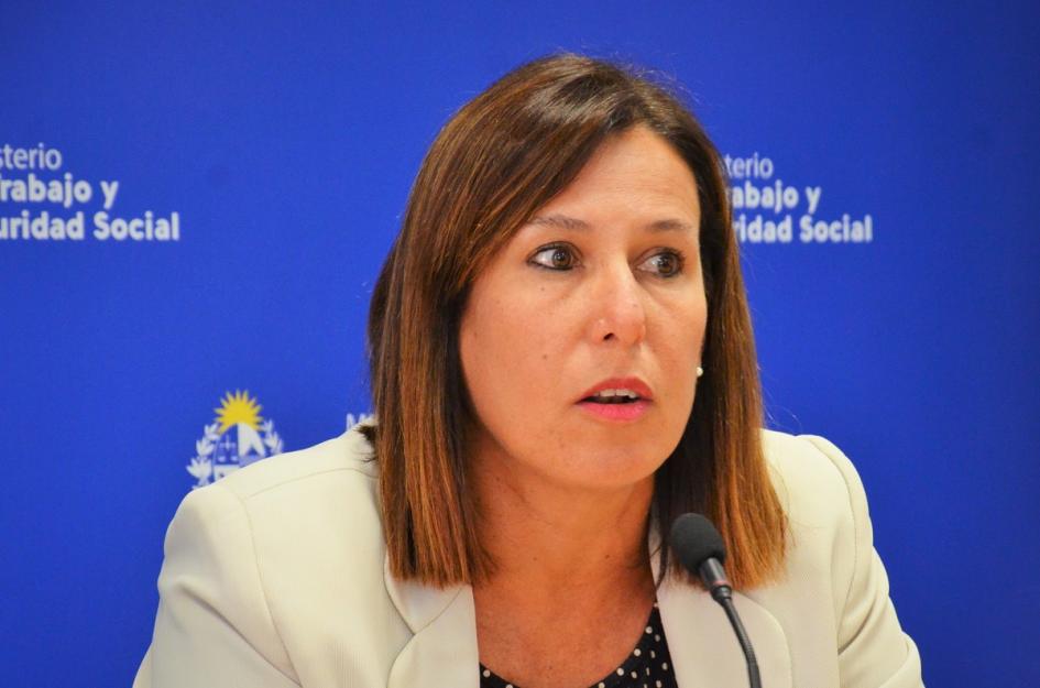 Firma convenio MTSS-INISA Presidenta de INISA, Rosanna De Olivera