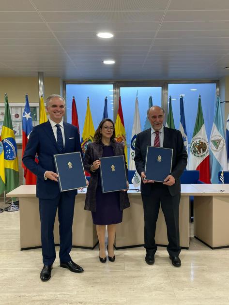Con Gina Magnolia Riaño -OISS- y Luis Miguel De Camps -Ministerio Trabajo República Dominicana- Encuentros en el marco del Global Deal Forum