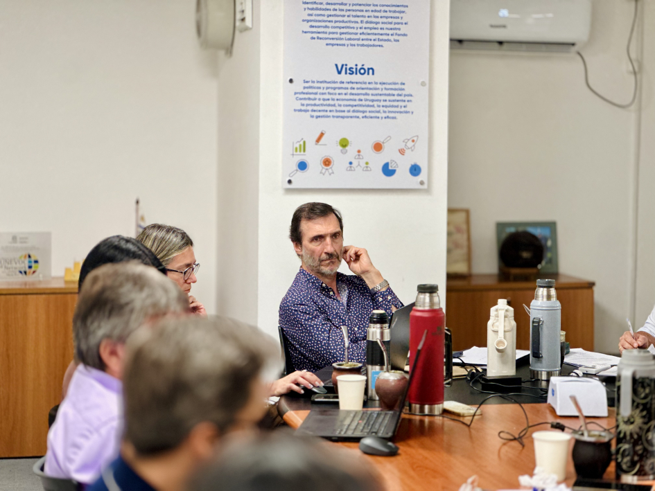 Castillo participó en sesión del Consejo Directivo de INEFOP