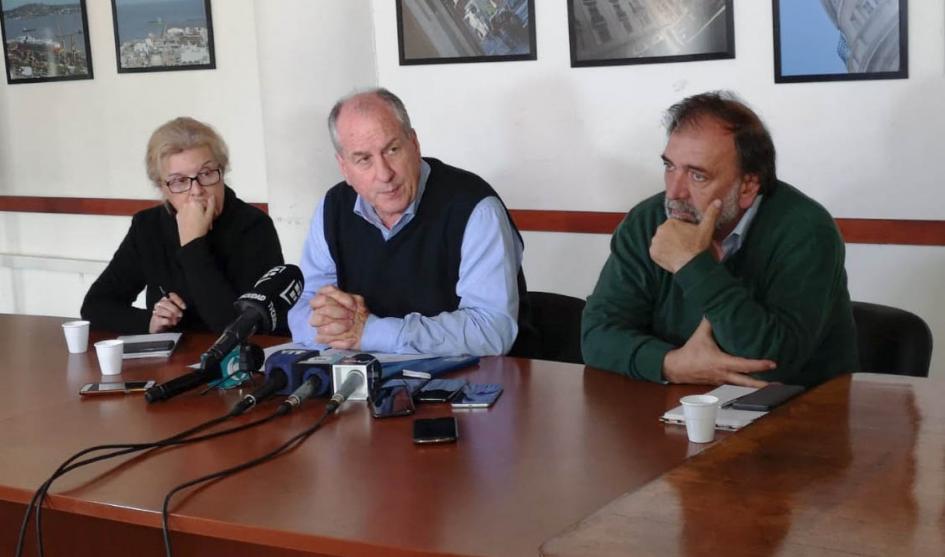 Reunión tripartita para avanzar sobre las conclusiones de la Comisión de Normas de la OIT Ministro Murro en conferencia de prensa, con la subdirectora de Trabajo, Cristina Fernández, y el viceministro, Nelson Loustaunau