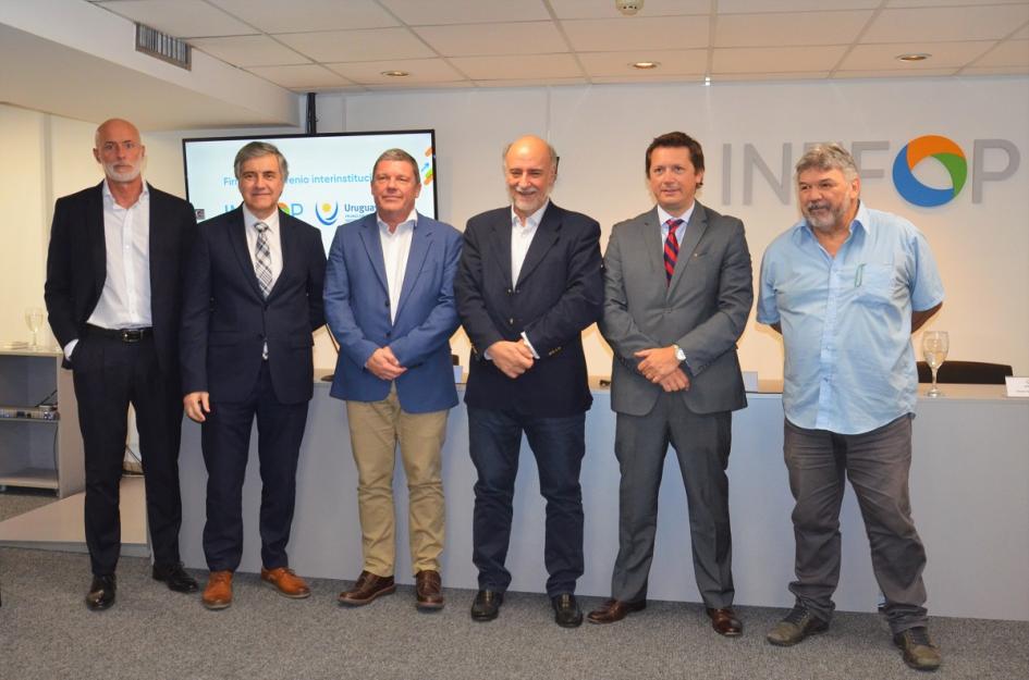 Firma de convenio entre INEFOP y Uruguay XXI Firma de convenio entre INEFOP y Uruguay XXI
