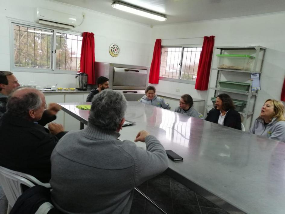 Ministro Murro reunido con referentes del Cadis y jóvenes empleados por Los Nietitos Ministro Murro reunido con referentes del Cadis y jóvenes empleados por Los Nietitos