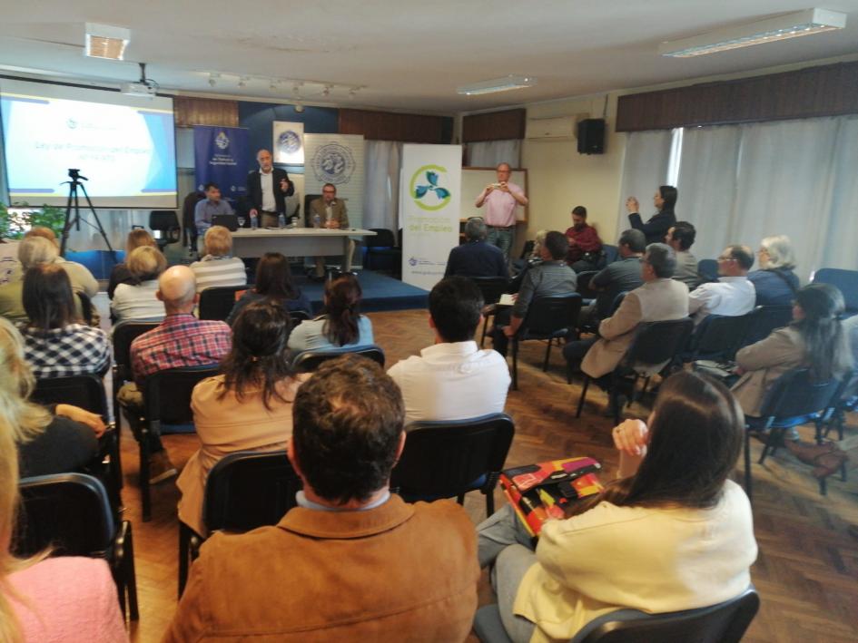 Difusión de la Ley de Promoción del Empleo en Melo, Cerro Largo Difusión de la Ley de Promoción del Empleo en Melo, Cerro Largo