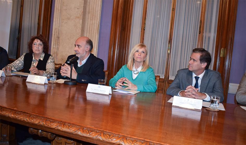 Autoridades en Comisión de Futuros Autoridades en Comisión de Futuros
