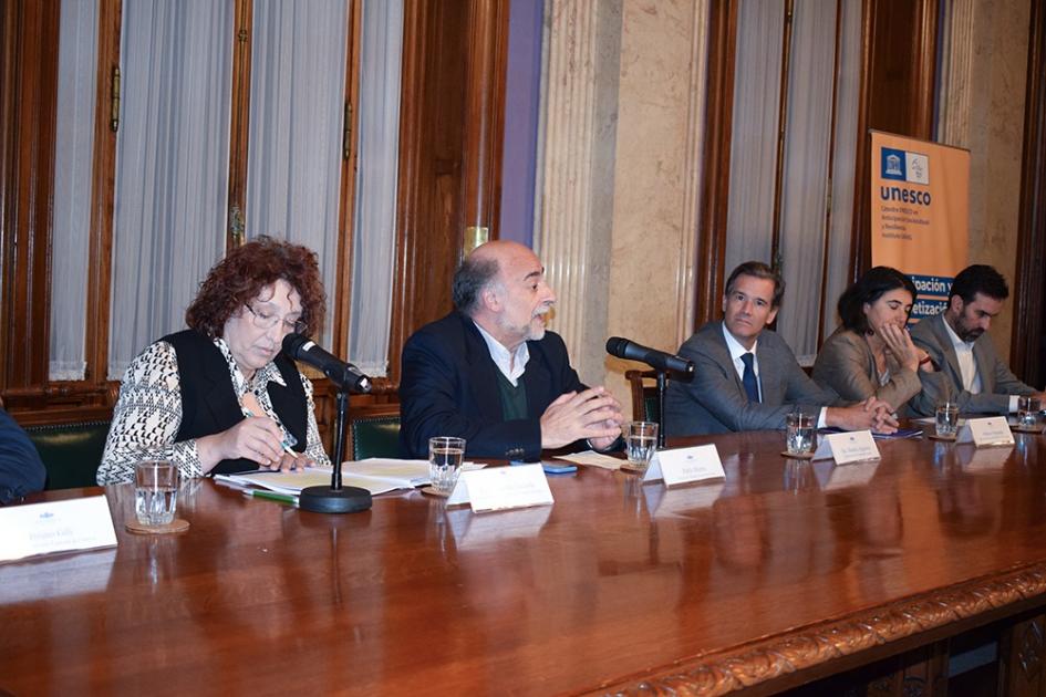 Autoridades en Comisión de Futuros Autoridades en Comisión de Futuros
