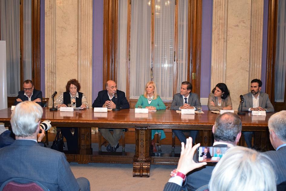 Autoridades en Comisión de Futuros Autoridades en Comisión de Futuros