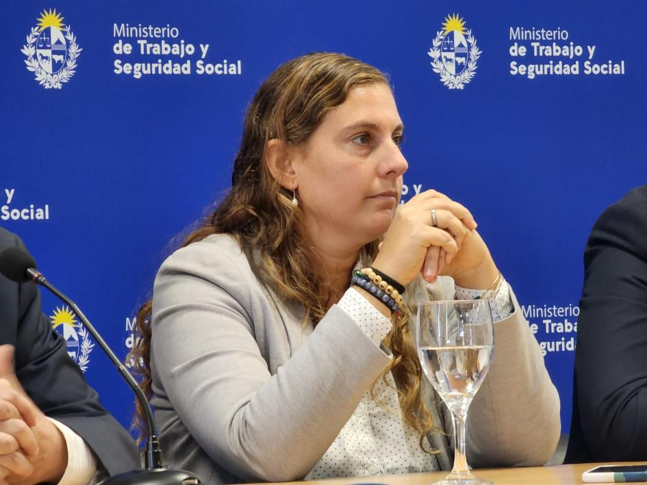 Bienvenida a pasantes de RRLL Bienvenida a pasantes de RRLL