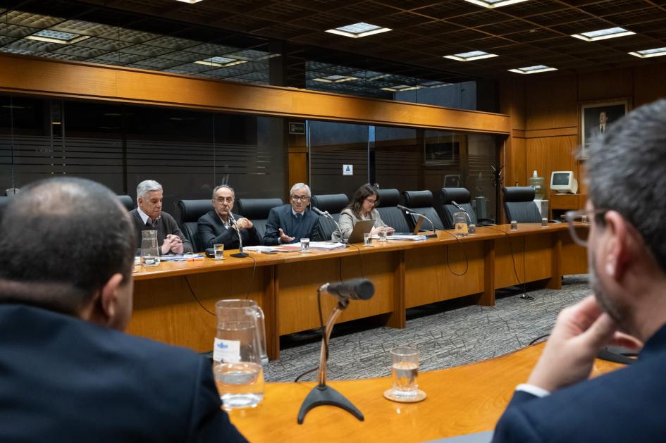 Autoridades asistieron a la Comisión de Legislación del Trabajo Autoridades en la Comisión de Legislación del Trabajo