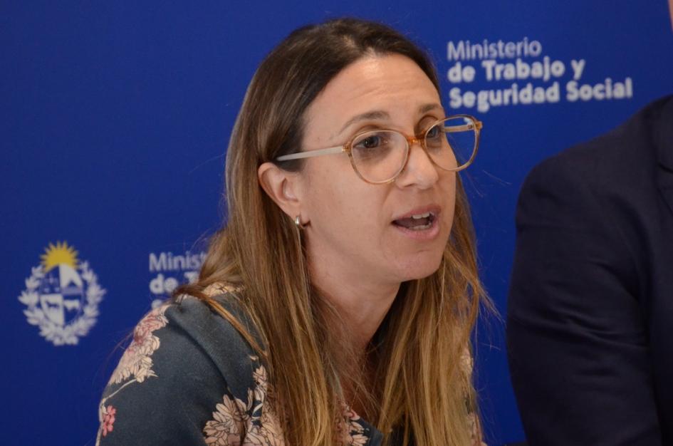 Carolina da Silva (MTSS) Presentación de estudio sobre Servicios Globales