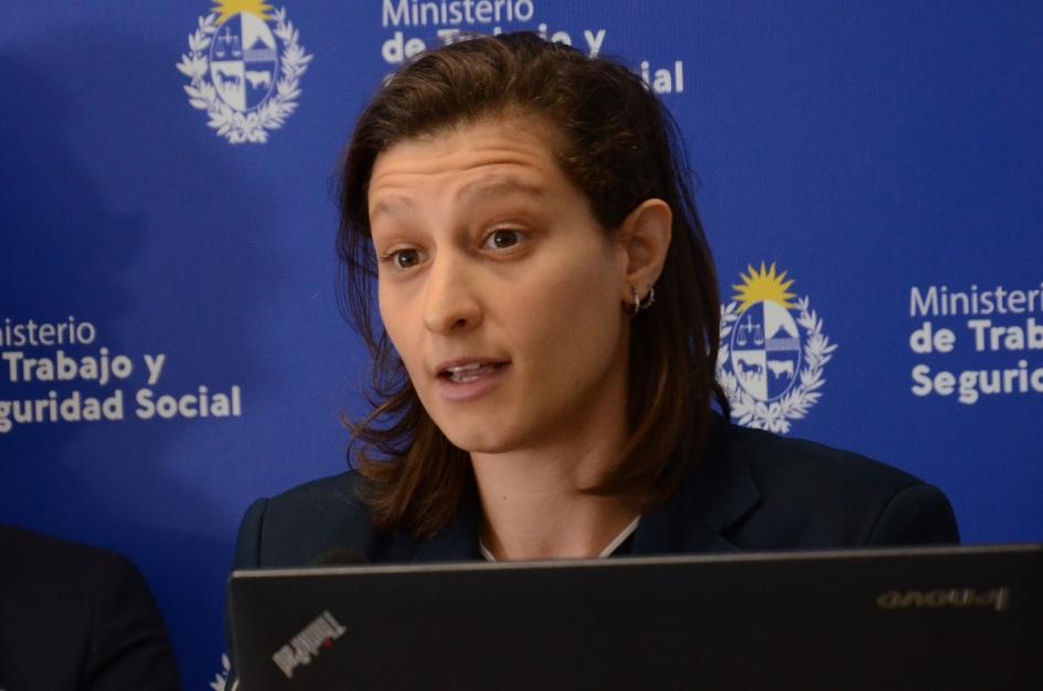 Consultora Vivian Couto Presentación de estudio sobre Servicios Globales