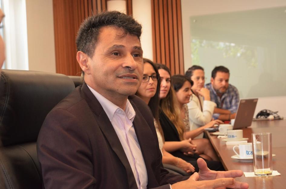 Primer grupo de mujeres ingresa a empresa por proyecto "Mujeres en el sector TI" Mujeres formadas en TI, Daniel Pérez, equipo de DINAE y TATA