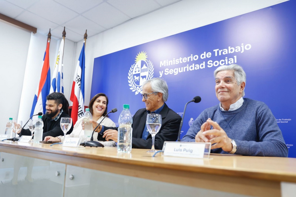 Mesa de autoridades del 110 aniversario de la IGTSS