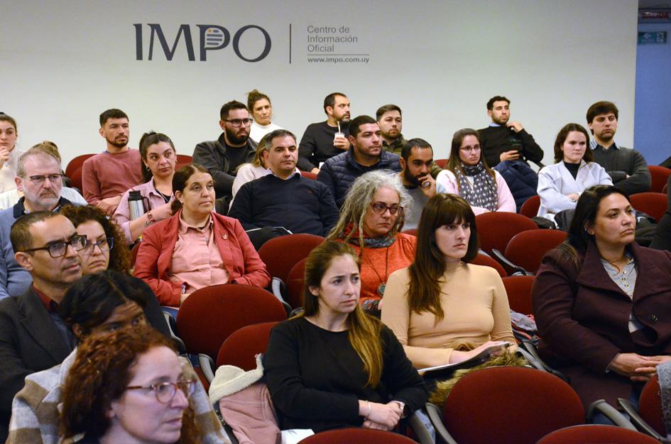 Teijeiro participó en congreso sobre salud y seguridad laboral Público asistente