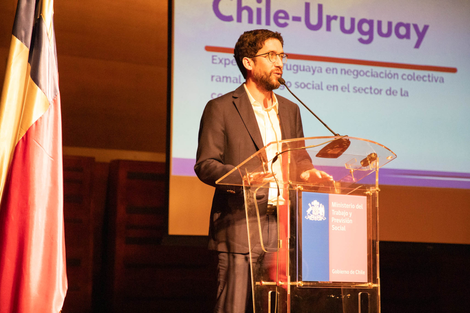 Uruguay expuso en Chile su experiencia de negociación colectiva y diálogo social en la construcción Giorgio Boccardo, ministro de Trabaio de Chile
