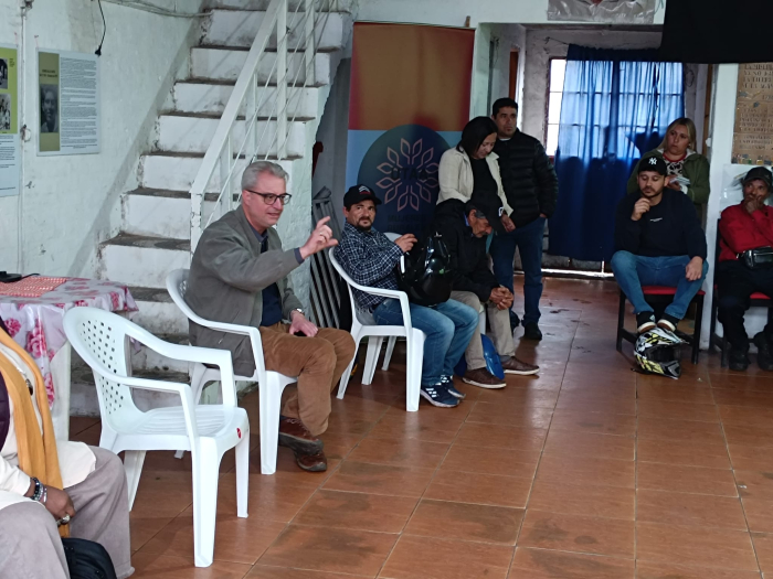 Di Doménico y participantes de la reunión