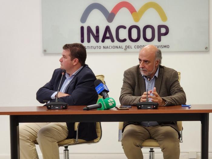 MTSS e Inacoop presentaron informe sobre evolución de empleo en sector cooperativo Mieres y Fernández durante la presentación del informe