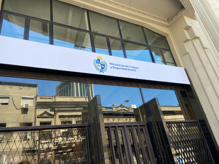 Fachada de la sede del Ministerio de la calle 25 de Mayo