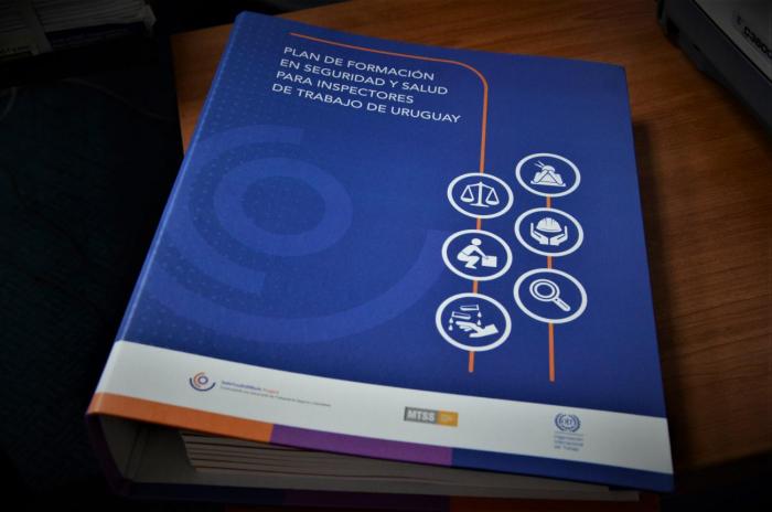 Imagen que muestra el Plan impreso como libro.