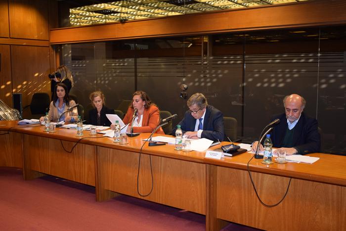 Autoridades en el Parlamento