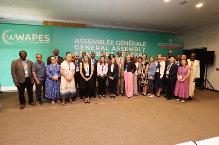 Mariana Chiquiar, participó en el 13° Congreso Mundial de WAPES Mariana Chiquiar con el resto de asistentes al congreso