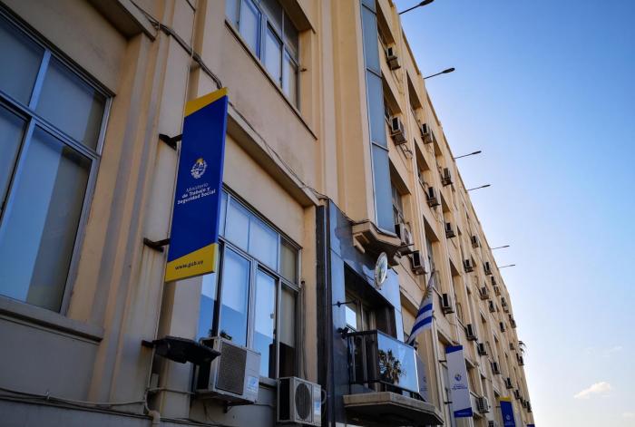 fachada del ministerio