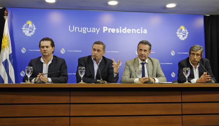 Autoridades en conferencia de prensa en Presidencia debido al Coronavirus Autoridades en conferencia de prensa en Presidencia debido al Coronavirus