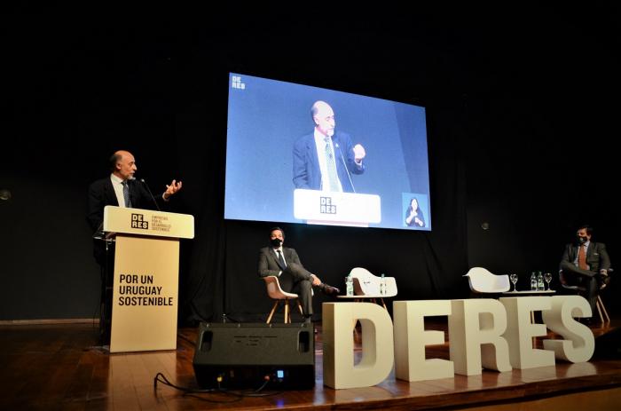 Conferencia Deres Ministro en conferencia de Deres