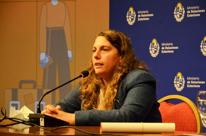 La directora Arlegui durante su exposición