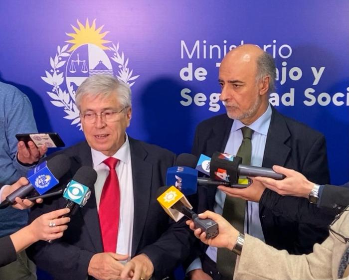 Ministros Viera y Mieres en rueda de prensa