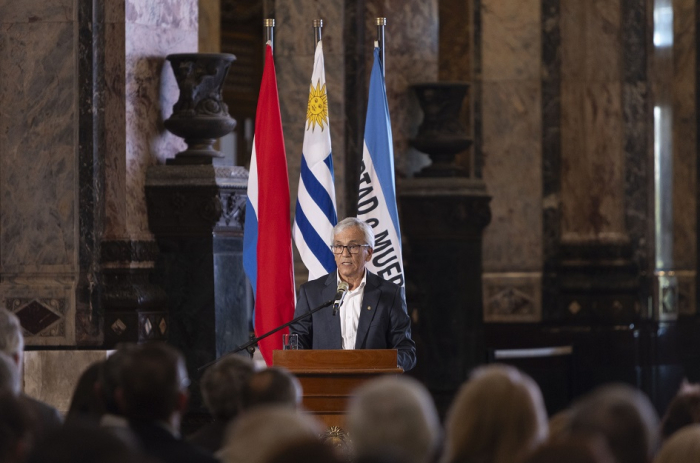 Ministro Castillo durante su exposición