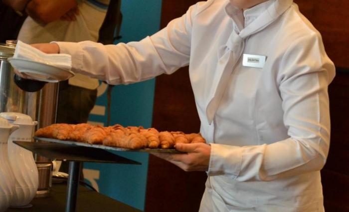 Día del Trabajador Gastronómico, Barista y Hotelero Trabajador hotelero
