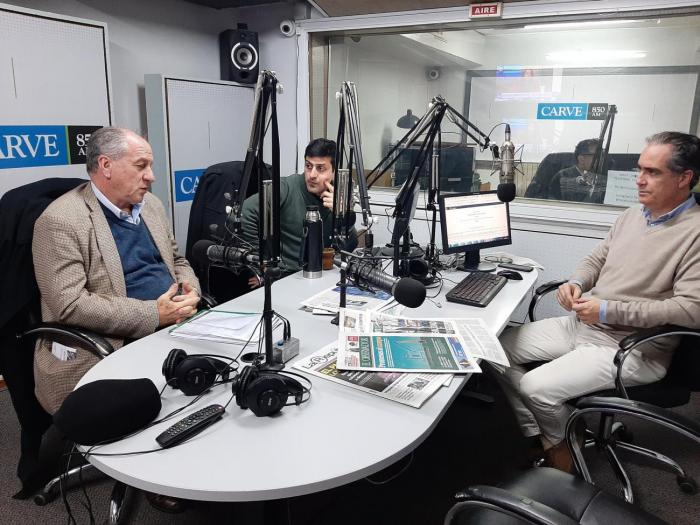 Murro en la radio