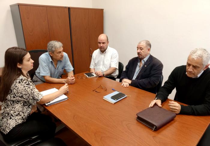 Director Nacional de Coordinación en el Interior realizando visitas al interior del país Darío Mendiondo reunido con funcionarios del MTSS