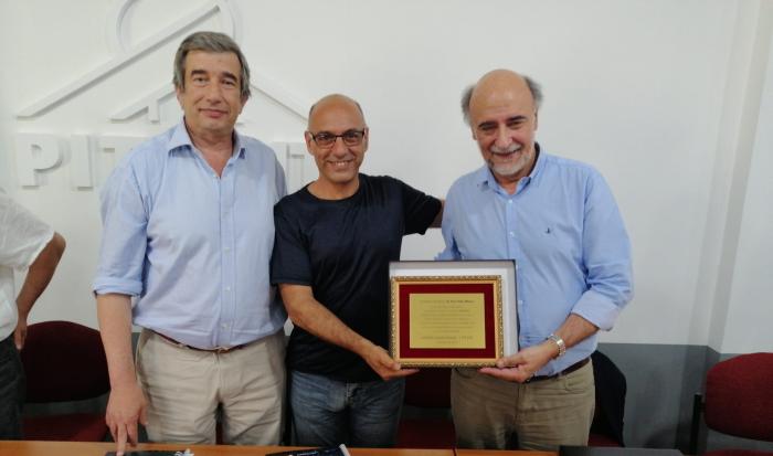 Ministro Mieres, subsecretario Arizti y Marcelo Abdala Ministro Mieres recibió placa de reconocimiento