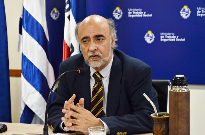 Ministro Mieres en reunión virtual