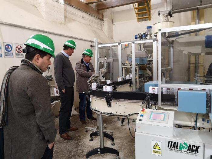 Ministro y director de Empleo en Molino de Dolores Visita de autoridades a Soriano y Río Negro
