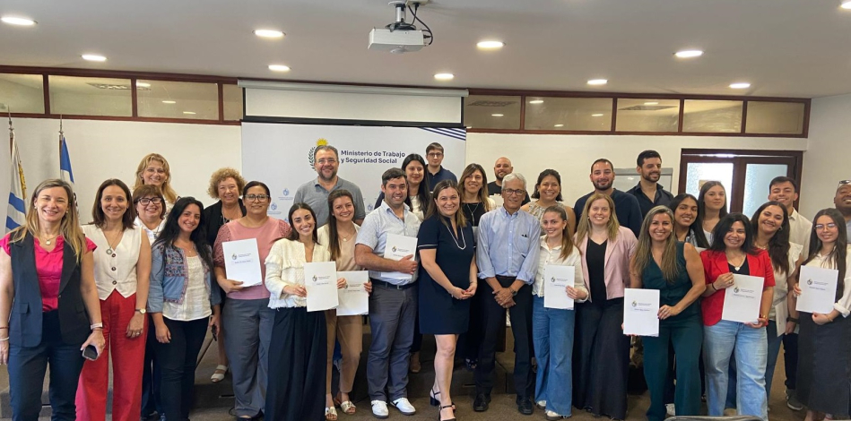 El MTSS reconoció a una nueva generación de pasantes en Relaciones Laborales de la Udelar
