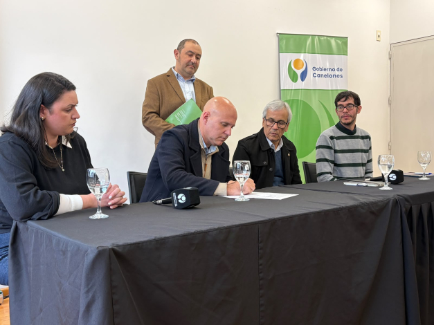 Legnani, Castillo y Araya firman renovación del convenio