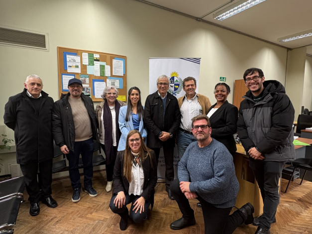 Autoridades y funcionarios del MTSS en presentación de la nueva Oficina de Canelones