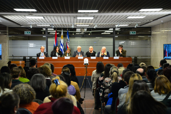 Ministro Castillo y expositores