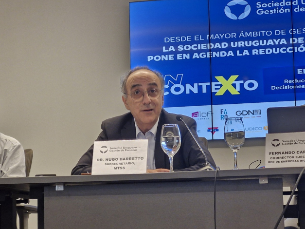 Subsecretario Hugo Barretto participó en el panel sobre reducción de jornada laboral