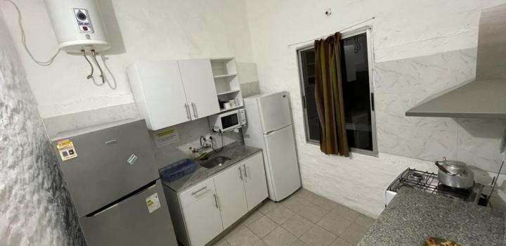 Cocina reformada de la Casa de Residentes de Flores